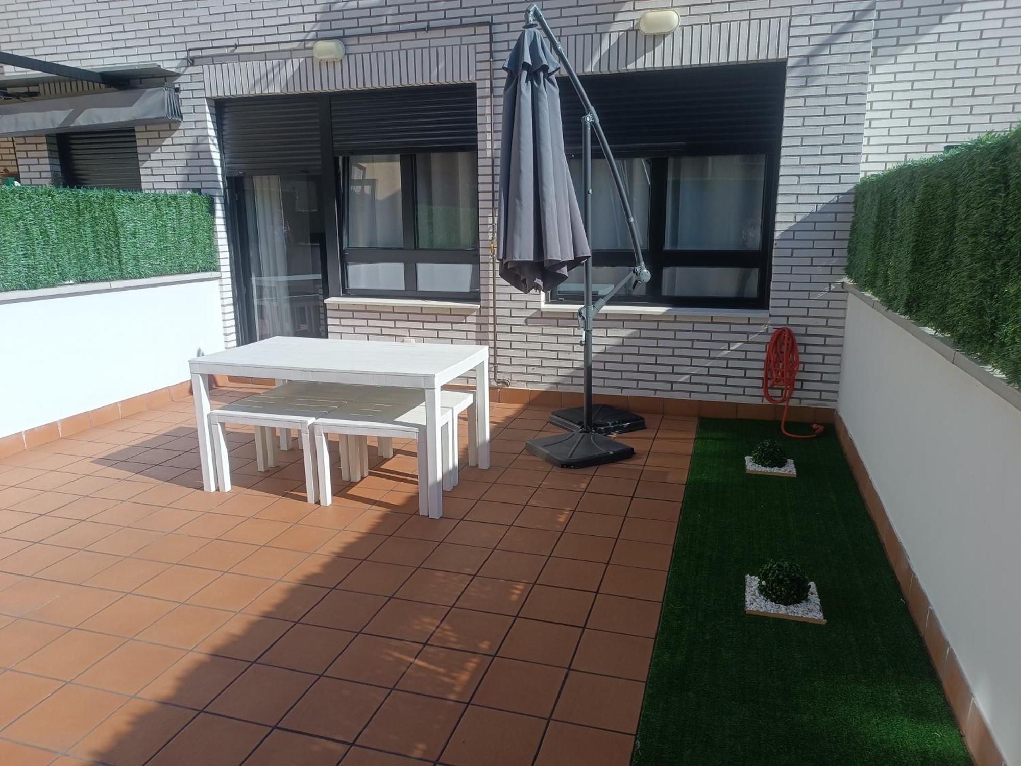 La Terraza De La Vega - Ubicacion Inmejorable , Wifi , Terraza Y Parking Gratuito * Oviedo